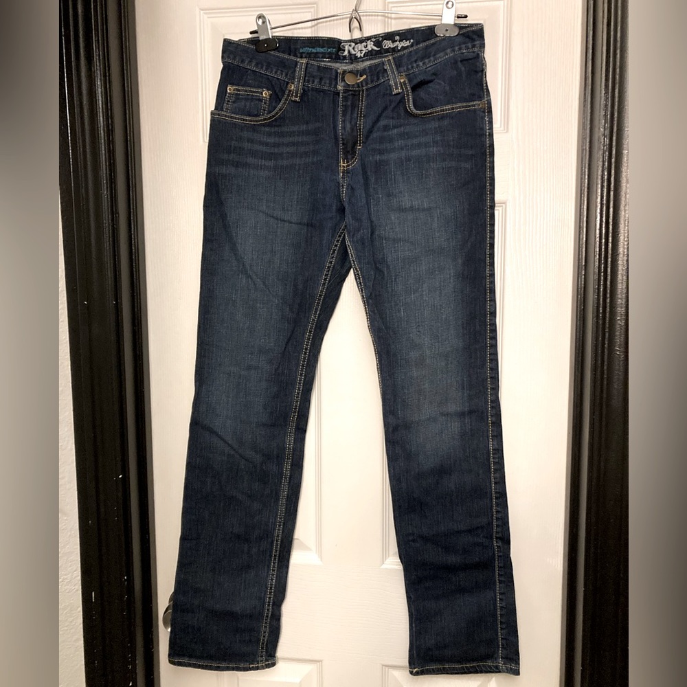 017 Wrangler “ROCK 47” Boyfriend Fit Straight Cut Jeans NEVER WORN